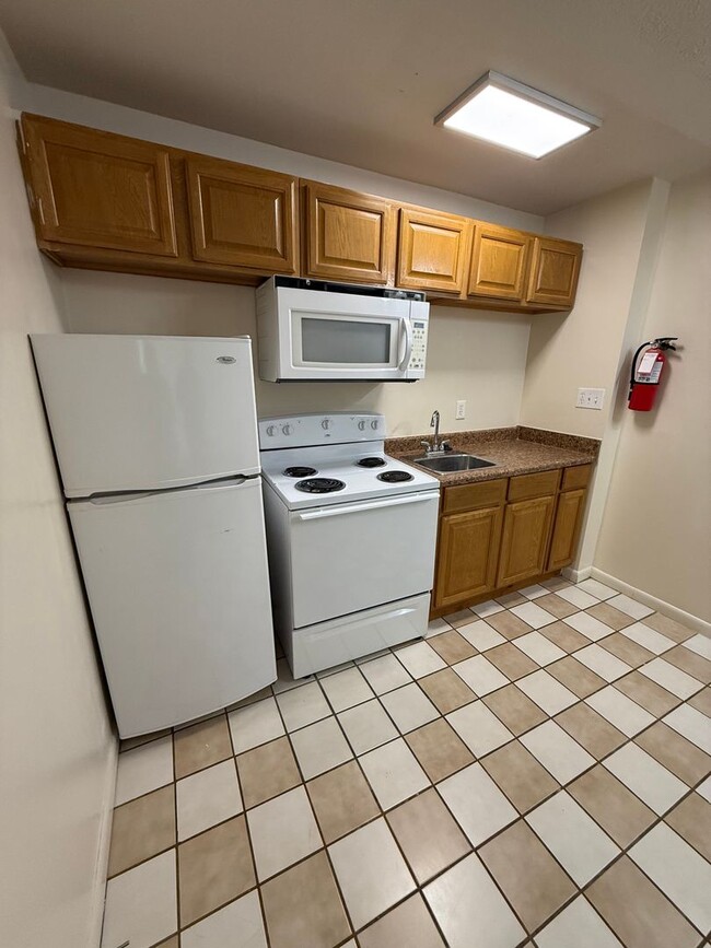 Beartown Flats in Springfield, MO - Building Photo - Interior Photo