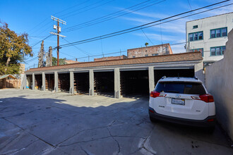 1138 S Bronson Ave in Los Angeles, CA - Building Photo - Building Photo