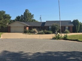 3420 Kings Way in Altus, OK - Building Photo