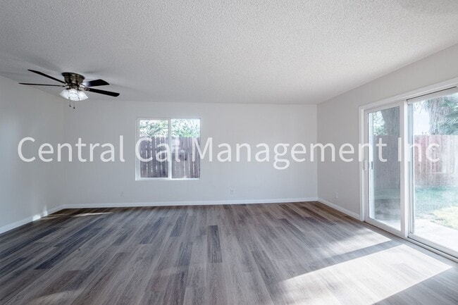 4621 Auburn St in Bakersfield, CA - Building Photo - Building Photo