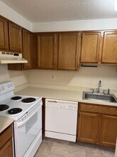 655 Talcottville Rd, Unit 97 in Vernon, CT - Building Photo - Building Photo