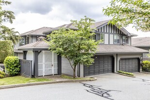 Fox Run in Coquitlam, BC - Building Photo