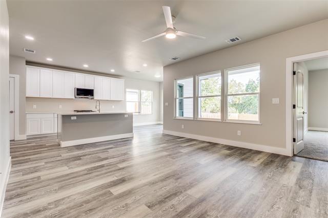 1209 W Johnson St in Denison, TX - Building Photo - Building Photo