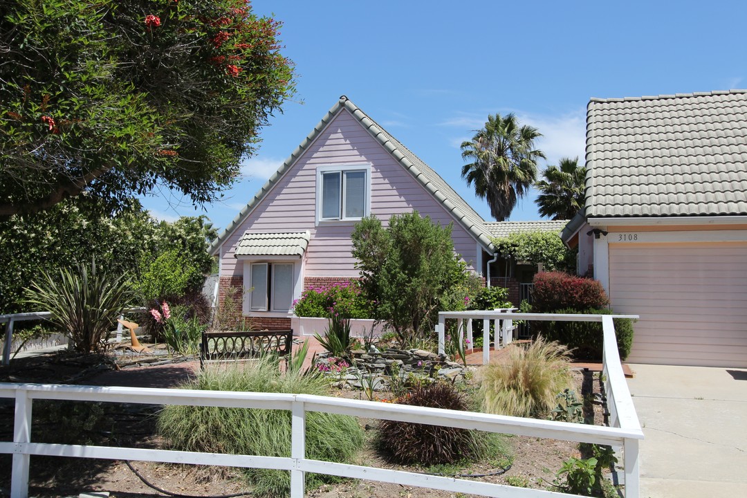 3108 Azahar St in Carlsbad, CA - Building Photo