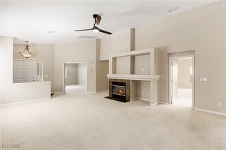 94 Cora Hills Ct in Las Vegas, NV - Foto de edificio - Building Photo