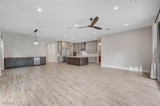 3395 Stone View Ave in Henderson, NV - Building Photo - Building Photo