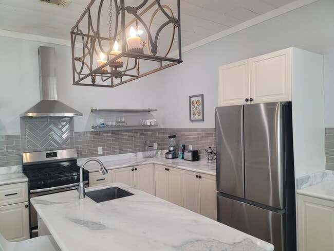 property at 1409 Moody Ave