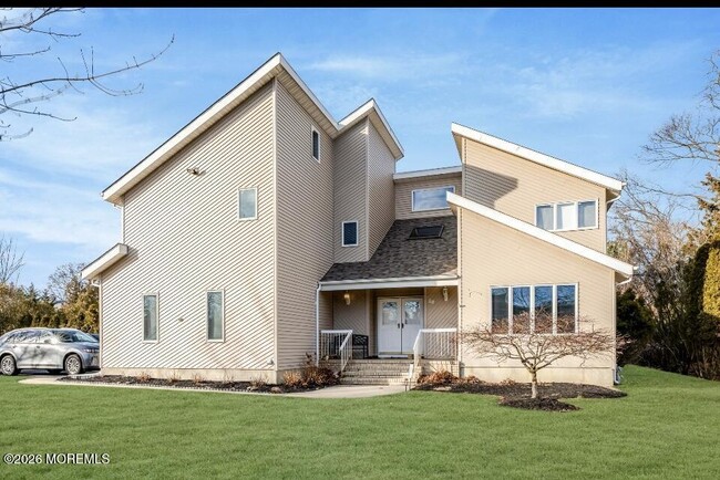 property at 28 Musket Ln