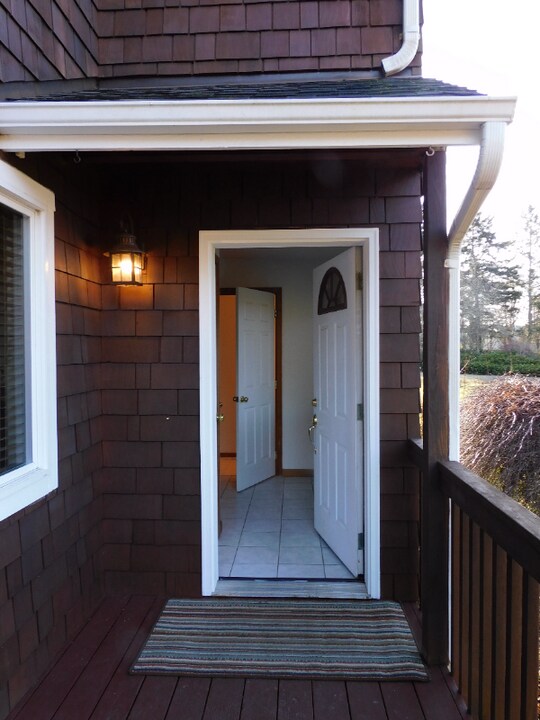 212 Huntingford St in Port Townsend, WA - Building Photo