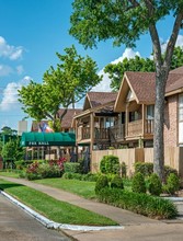 Fox Hall Apartments in Houston, TX - Building Photo - Building Photo