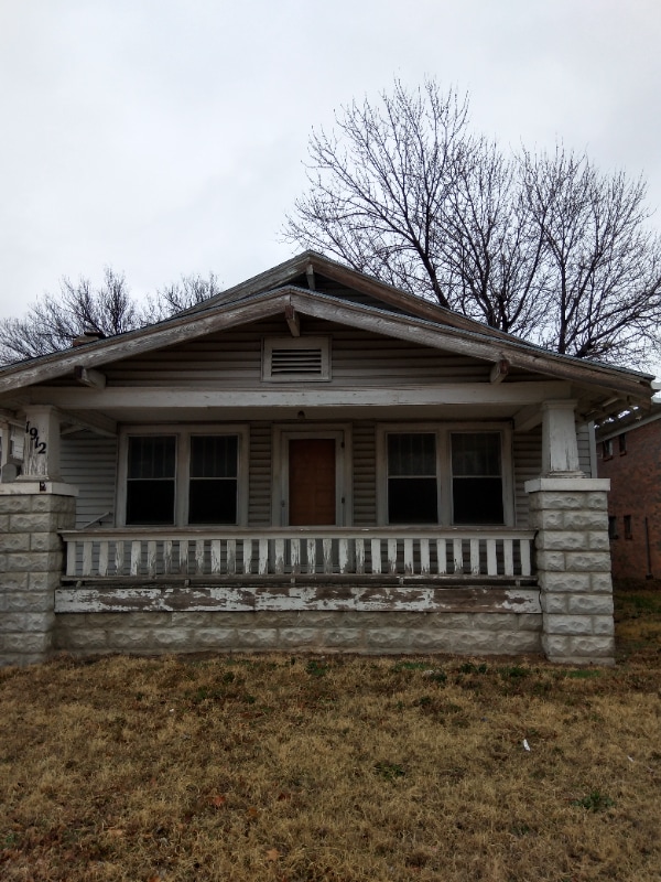 property at 1912 S Broadway