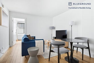 230 E 44th St in New York, NY - Foto de edificio - Building Photo