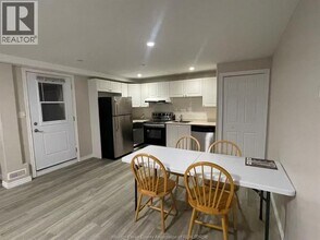724 Massimo Crescent in Windsor, ON - Building Photo - Building Photo