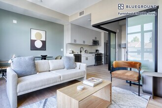 555 E Evelyn Ave in Mountain View, CA - Building Photo - Building Photo