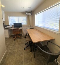 800 Lincoln Ave in Templeton, CA - Foto de edificio - Building Photo