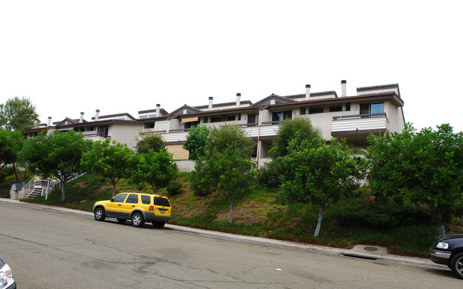 Escondido Summit Town Homes in Escondido, CA - Foto de edificio - Building Photo