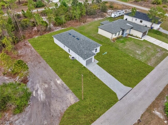 725 Lamar St E in Lehigh Acres, FL - Building Photo - Building Photo