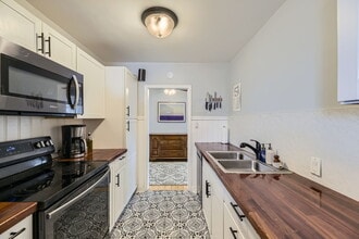 2737 W Bayaud Ave in Denver, CO - Foto de edificio - Building Photo