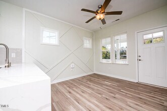 831 Ridgeway Ave in Durham, NC - Building Photo - Building Photo