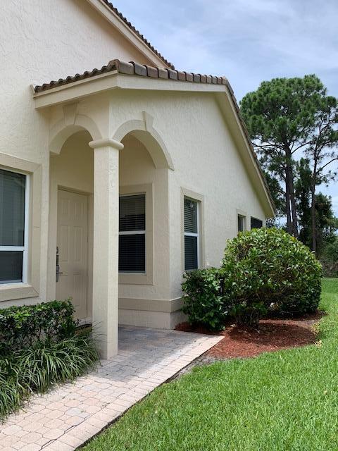 9333 World Cup Way in Port St. Lucie, FL - Building Photo