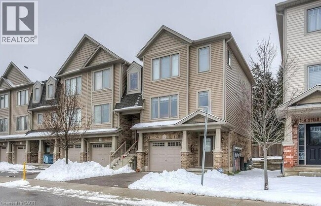 750 Lawrence St in Cambridge, ON - Building Photo - Building Photo