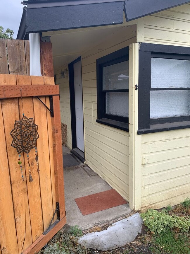 property at 515 1/2 2nd St SE