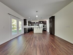 95 Gentry Way in Richmond Hill, GA - Building Photo - Building Photo