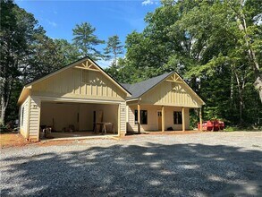 2263 Hwy 19 N in Dahlonega, GA - Building Photo - Building Photo