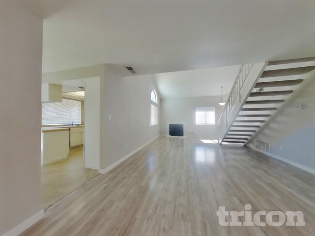 254 Voyager Dr, Unit Private in Vallejo, CA - Building Photo - Building Photo