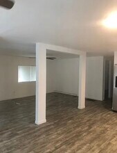 21501 NW 7th St in Pembroke Pines, FL - Foto de edificio - Building Photo