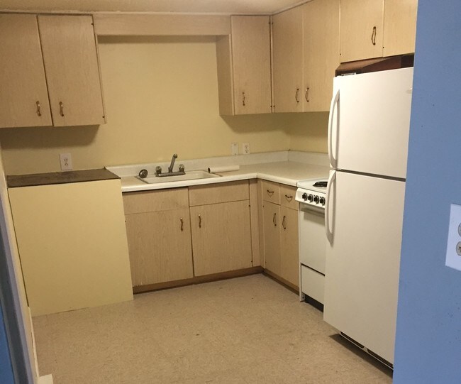 50 E Main St-Unit -16 in Orange, MA - Building Photo - Building Photo