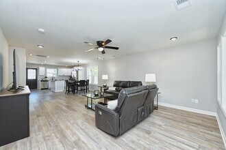 146 N Trigg Ave in Gallatin, TN - Building Photo - Building Photo