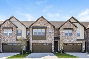 5460 Sandstone Dr in Garland, TX - Building Photo