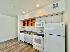 66 Bell St in Seattle, WA - Building Photo - Building Photo