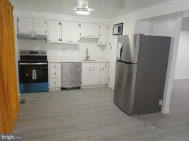 9155 Throgmorton Rd in Parkville, MD - Building Photo