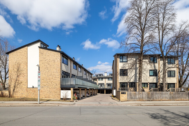 575 Old St. Patrick St in Ottawa, ON - Building Photo - Building Photo