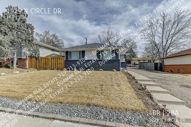 property at 1929 N Circle Dr