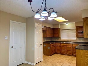 10828 Tall Oak Dr in Fort Worth, TX - Building Photo - Building Photo