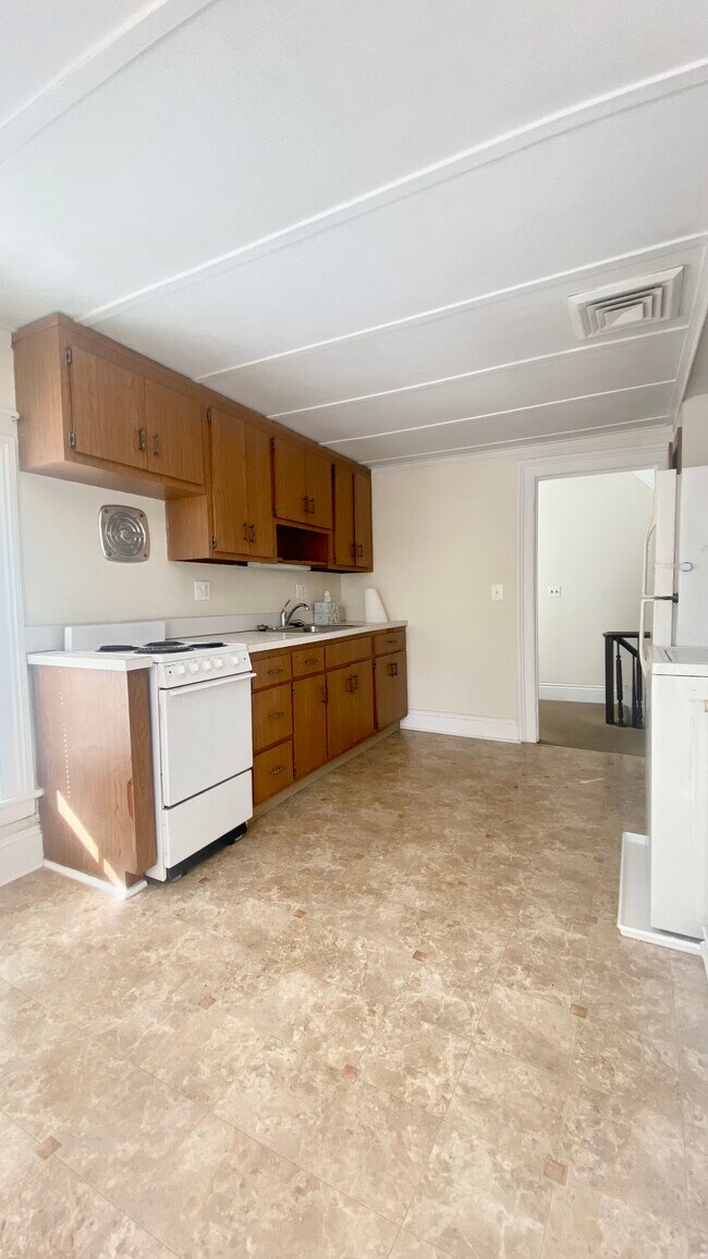 80 Broadway Apartments and Nearby Amityville Apartments For Rent