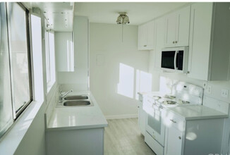 23232 Orange Ave, Unit 2 in Lake Forest, CA - Building Photo - Building Photo