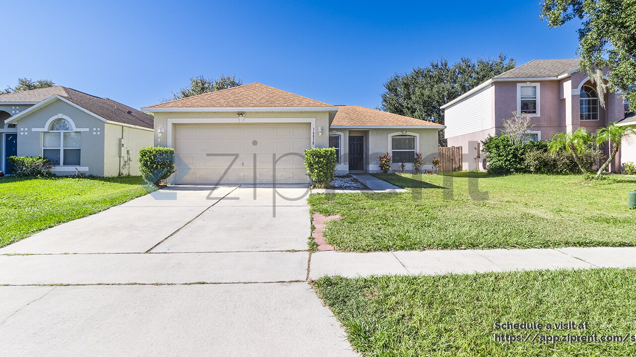 16838 Cornerwood Dr in Orlando, FL - Building Photo