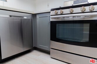 1252 N Formosa Ave-Unit -3 in West Hollywood, CA - Building Photo - Building Photo