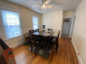 21 Dover St, Unit 2 in Cambridge, MA - Building Photo - Building Photo