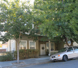 401 E Clay St in Stockton, CA - Building Photo - Building Photo