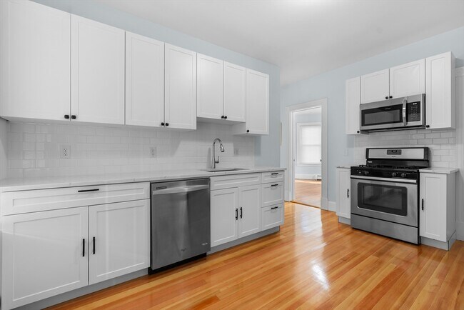 15 Romsey St, Unit 1 in Boston, MA - Building Photo - Building Photo