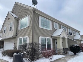 7662 Bluebonnet Blvd in Chanhassen, MN - Building Photo