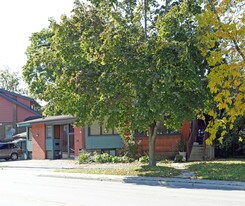 1348 King St E in Hamilton, ON - Building Photo