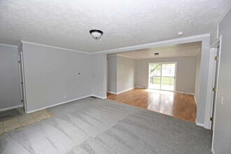 49 E 6th St in Fredericktown, OH - Building Photo - Building Photo