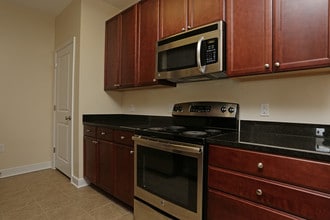 Shorehaven in Dumfries, VA - Building Photo - Interior Photo