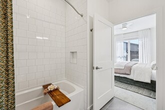 Crestview Townhomes in Allen, TX - Foto de edificio - Building Photo